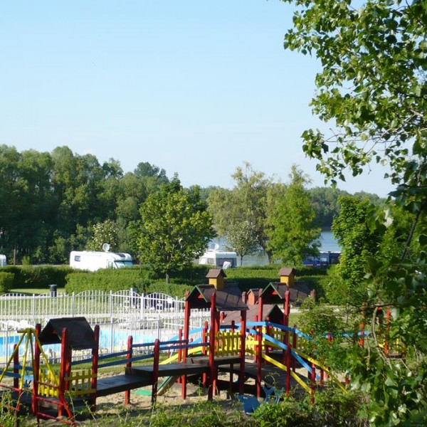 Svalereden Camping - Hytteby